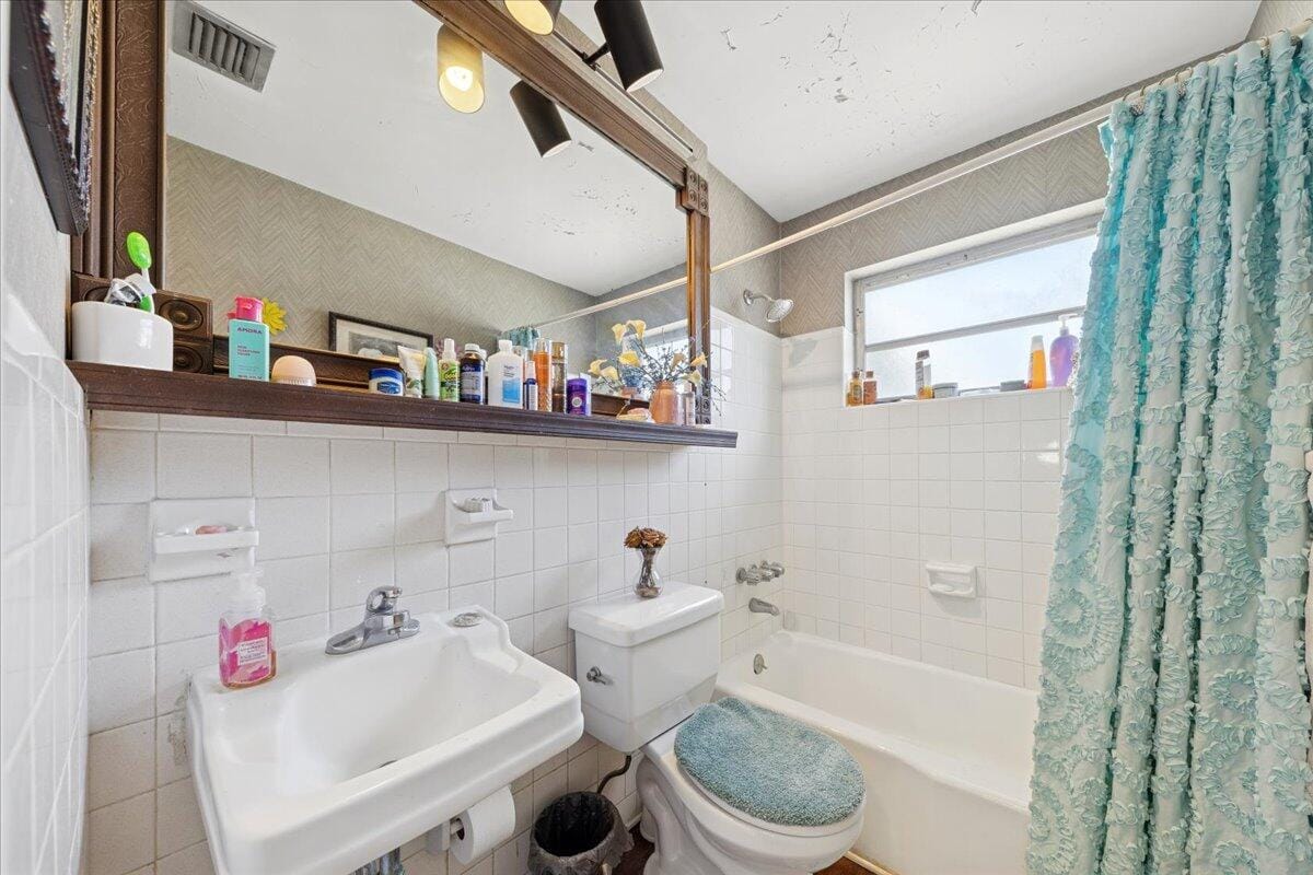 1674 Roy Drive — photo 7