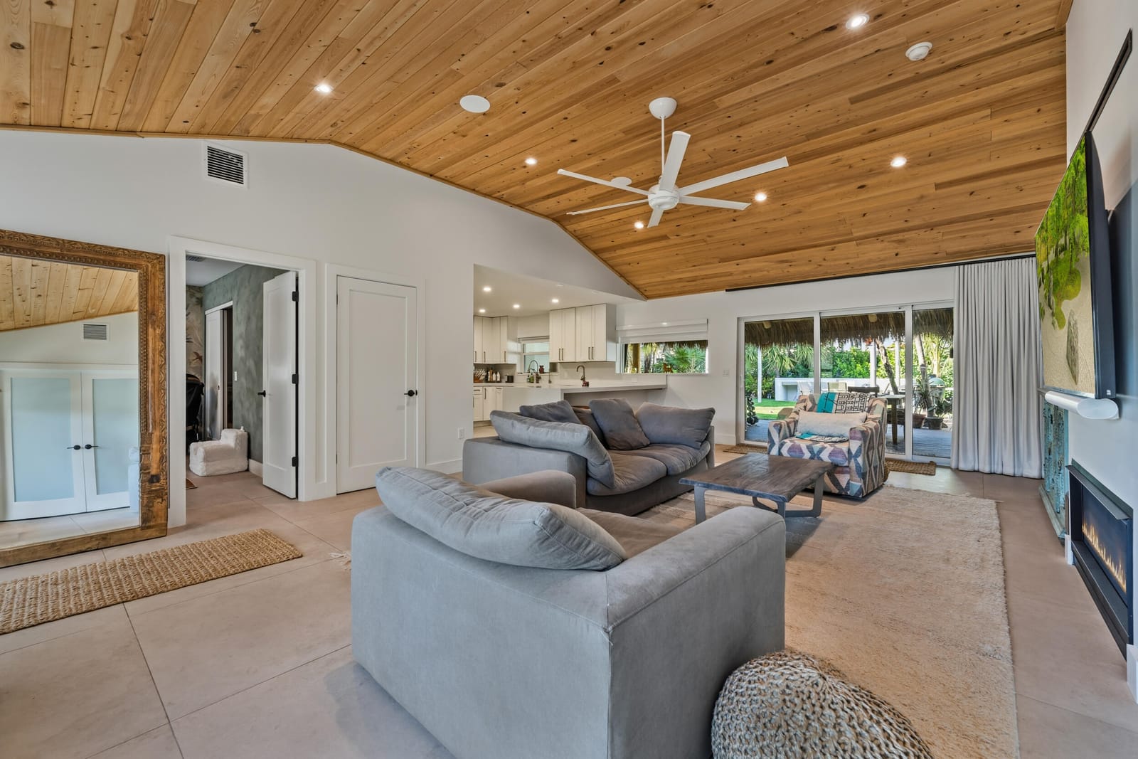 125 Cascade Lane, Palm Beach Shores, FL 33404 photo 4