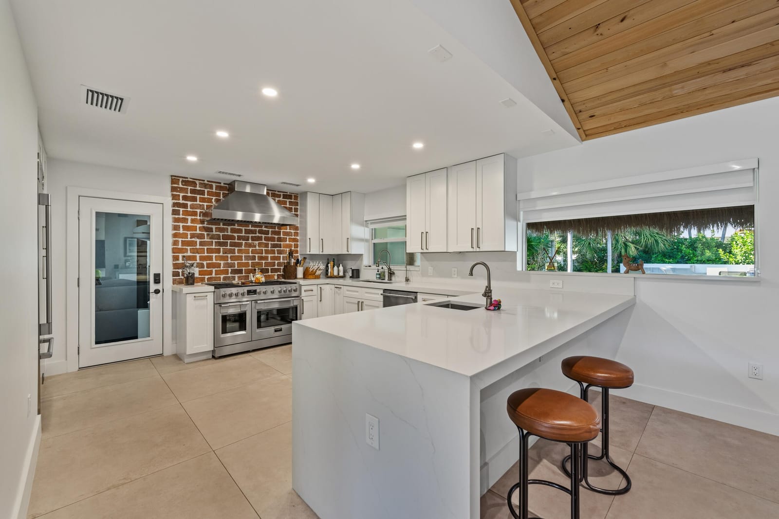 125 Cascade Lane, Palm Beach Shores, FL 33404 photo 7