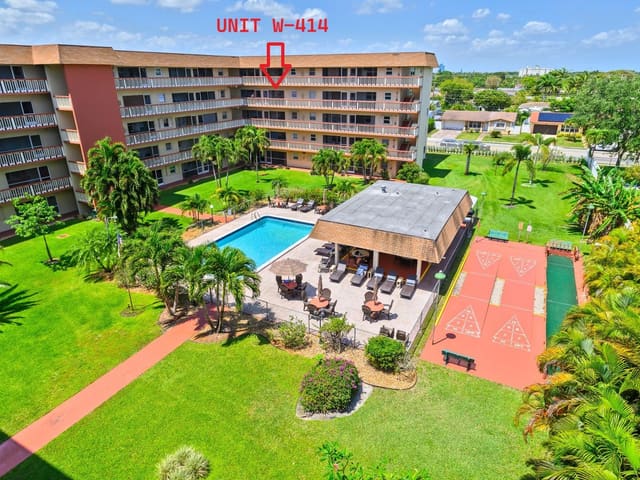 5300 Washington Street W414, Hollywood, FL 33021