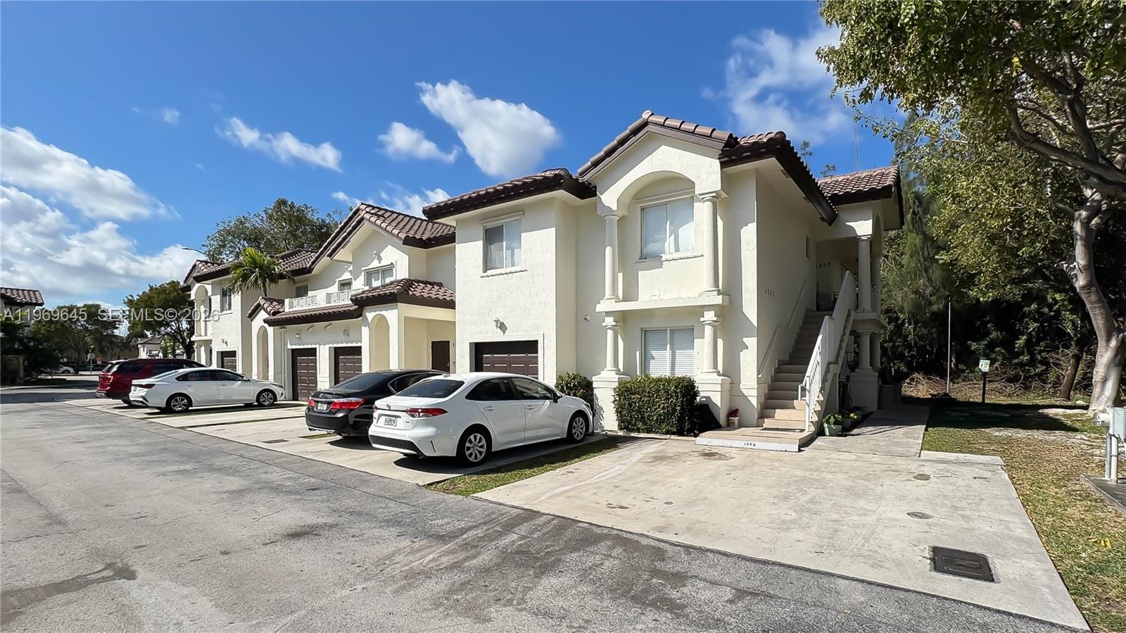 8902 NW 109th Court 1203 — photo 4