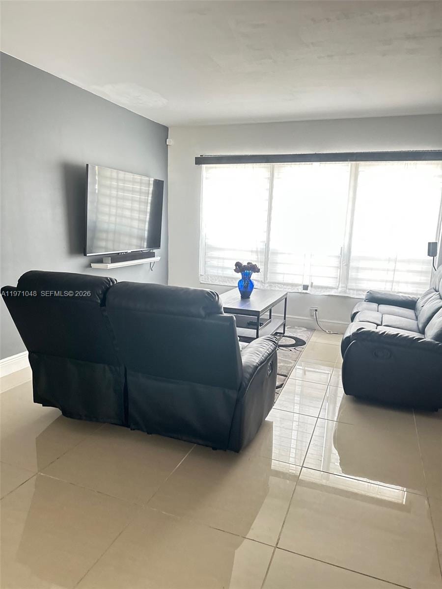 3370 Beau Rivage Drive 3V — photo 2
