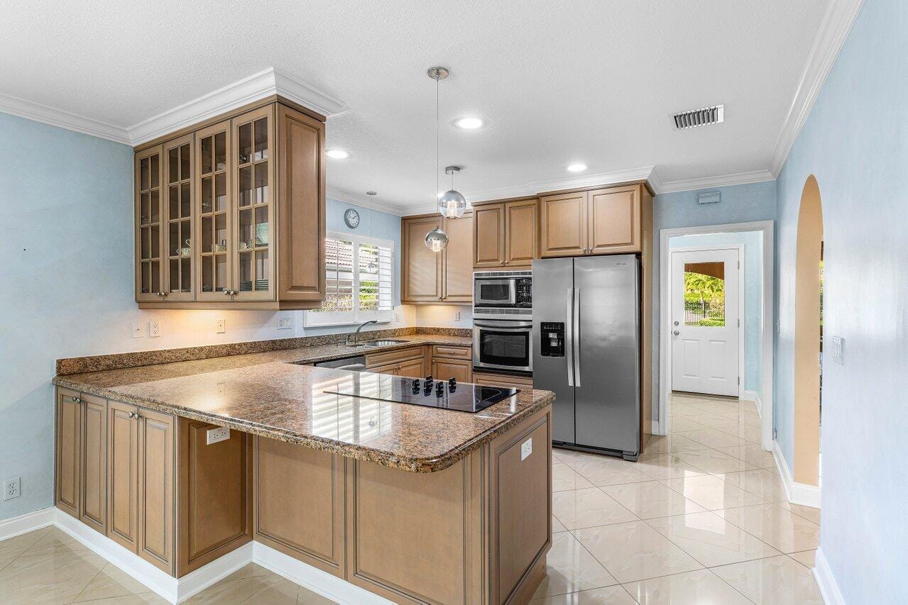 2 Fairway Drive, Boynton Beach, FL 33436 photo 7