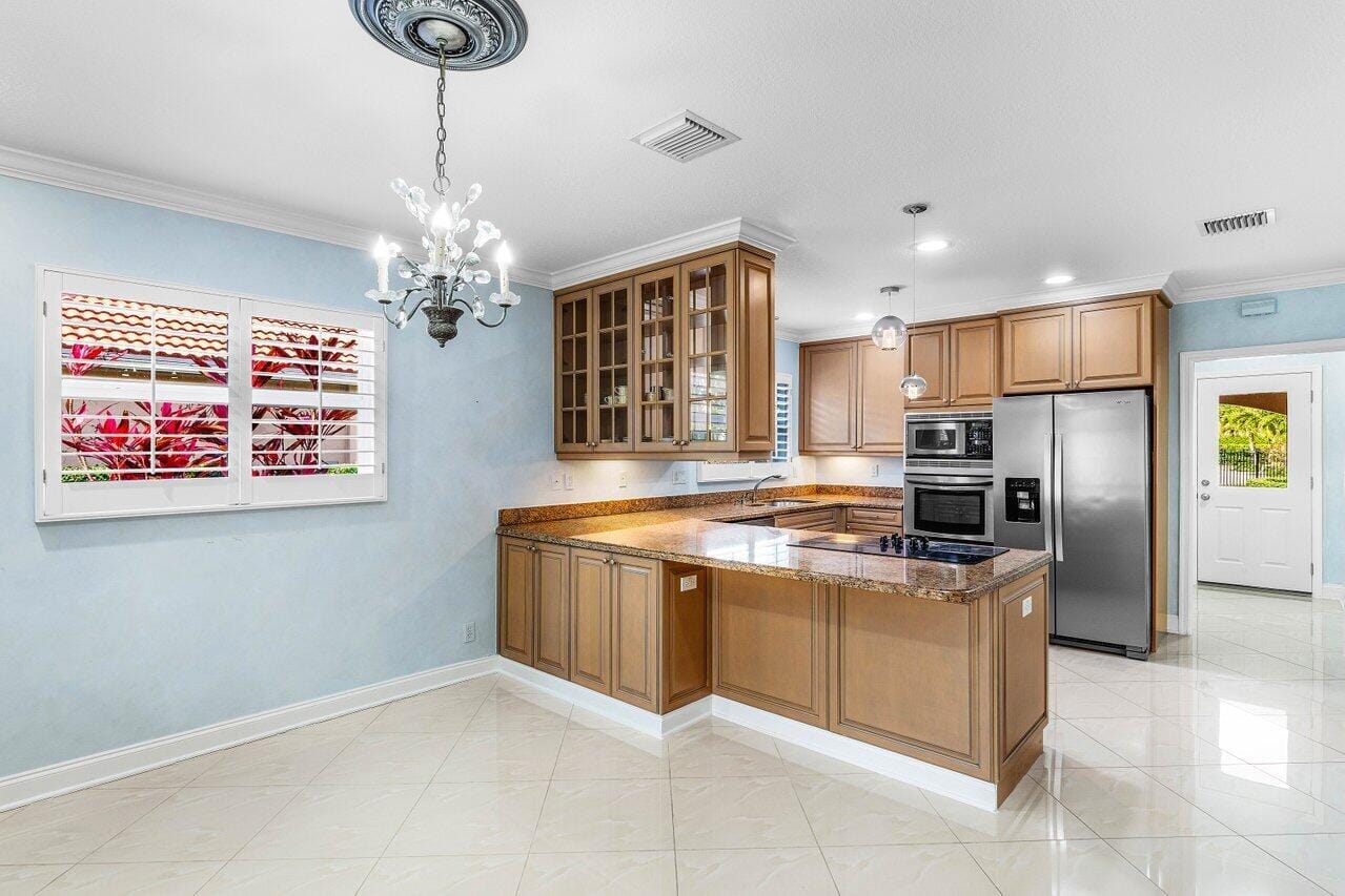 2 Fairway Drive, Boynton Beach, FL 33436 photo 8