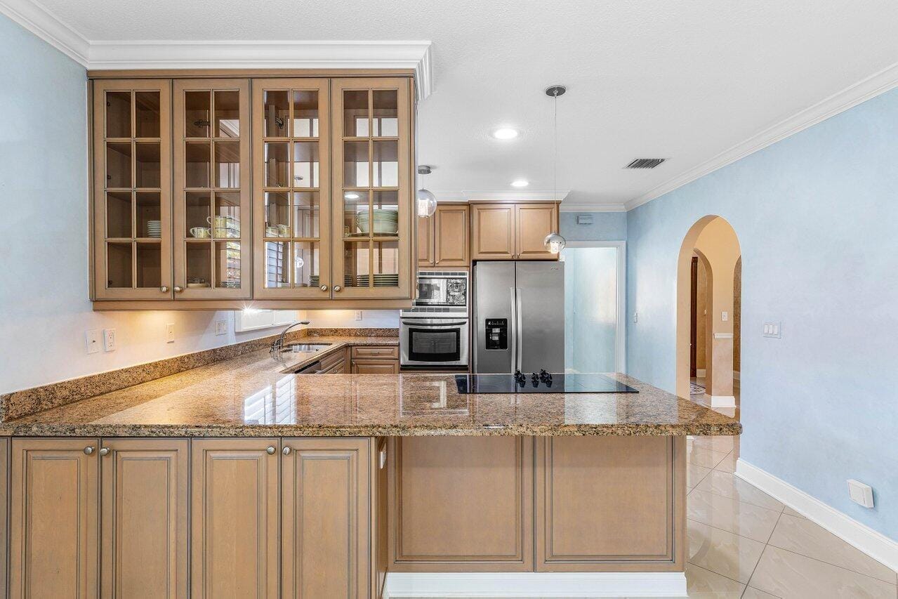 2 Fairway Drive, Boynton Beach, FL 33436 photo 10