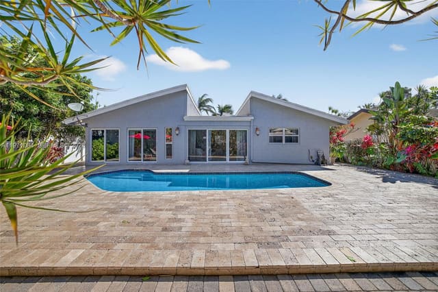 641 NW 48th Avenue, sold in Lakewood East, Coconut Creek, FL