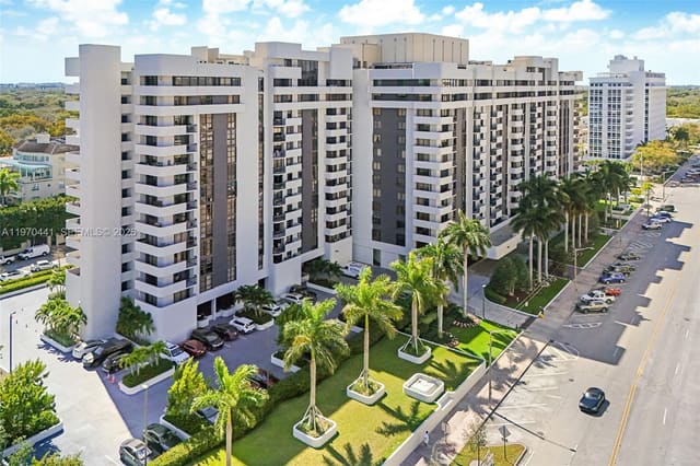 600 Biltmore Way 1018, sold in Biltmore Ii Condo, Coral Gables, FL