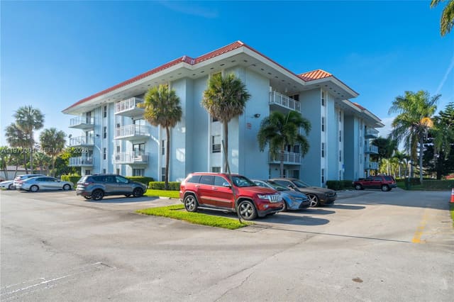 455 S Pine Island Road 303C, sold in Newport Condo, Plantation, FL