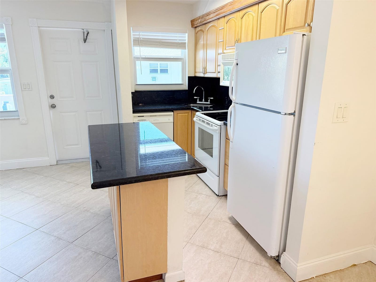 3216 NE 13th Street 8 — photo 10