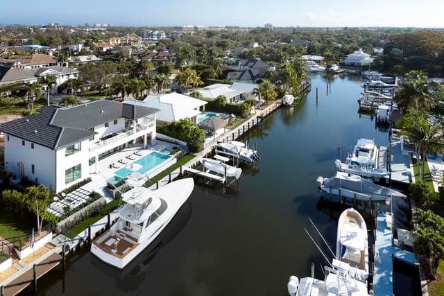 2390 Azure Circle, sold in Maheu Estates Add 2, Palm Beach Gardens, FL