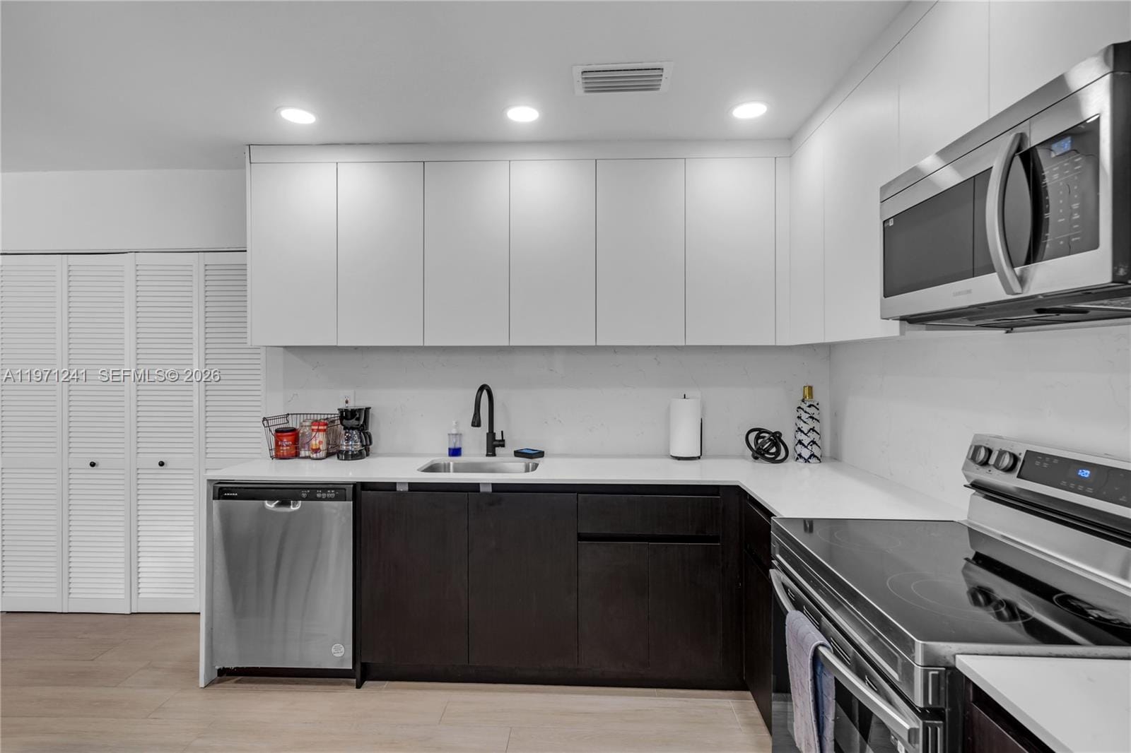 1054 NW 29th Street, Miami, FL 33127 photo 15