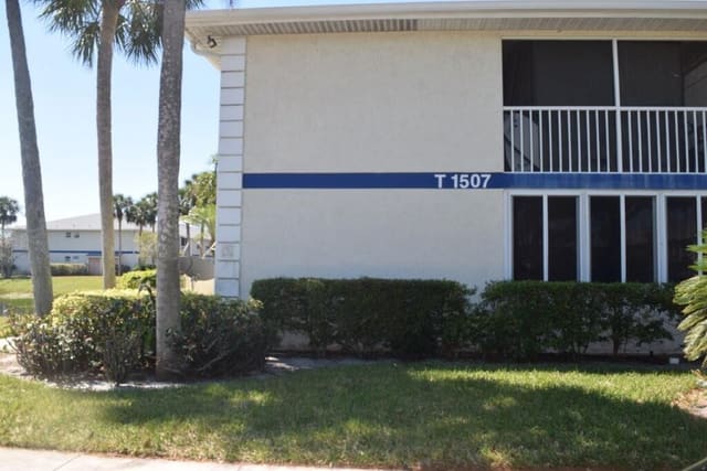 1507 SE Royal Green Circle T-104, sold in Midport Place I, A Condominium, Port St Lucie, FL