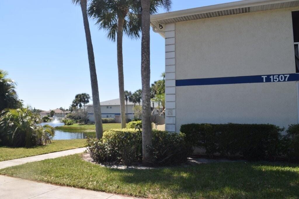 1507 SE Royal Green Circle T-104, Port St. Lucie, FL 34952 photo 2