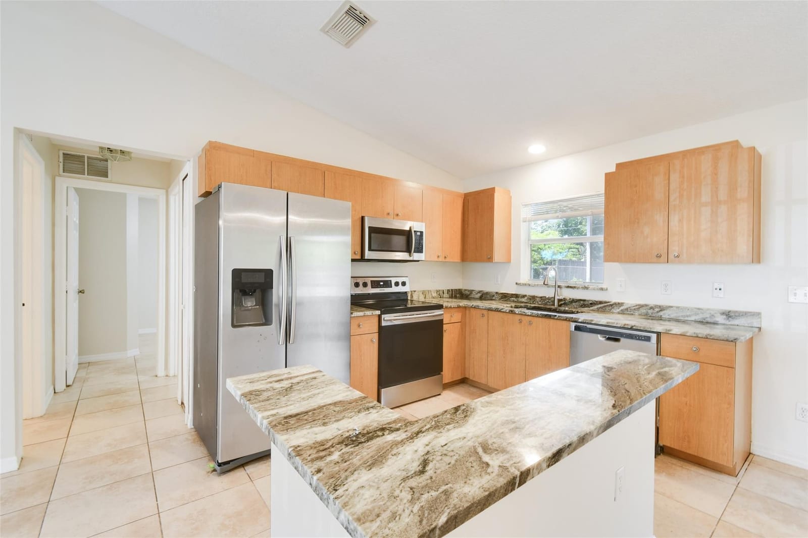 180 NW Friar Street — photo 11