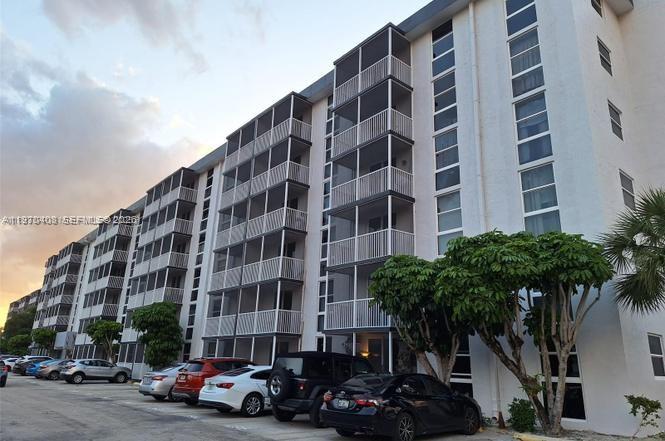 16851 NE 23rd Avenue B304, North Miami Beach, FL 33160, North Miami Beach