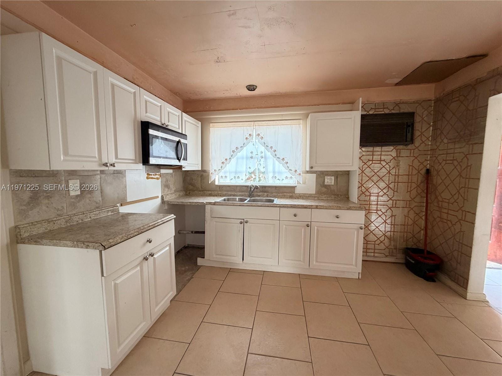 1020 NW 197th Terrace, Miami Gardens, FL 33169 photo 4