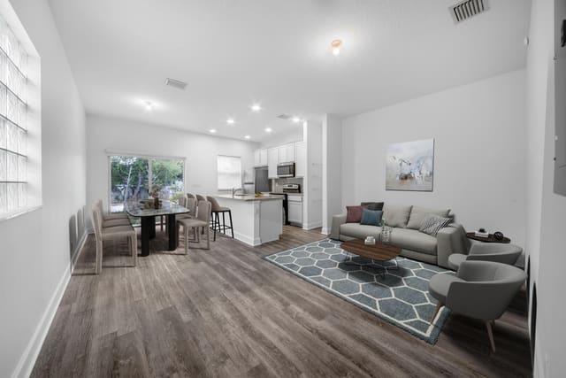 607 N F Street, sold in Lake Worth Town, Lake Worth Beach, FL