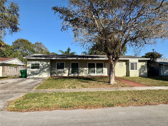 4948 SW 90th Terrace, Cooper City, FL 33328