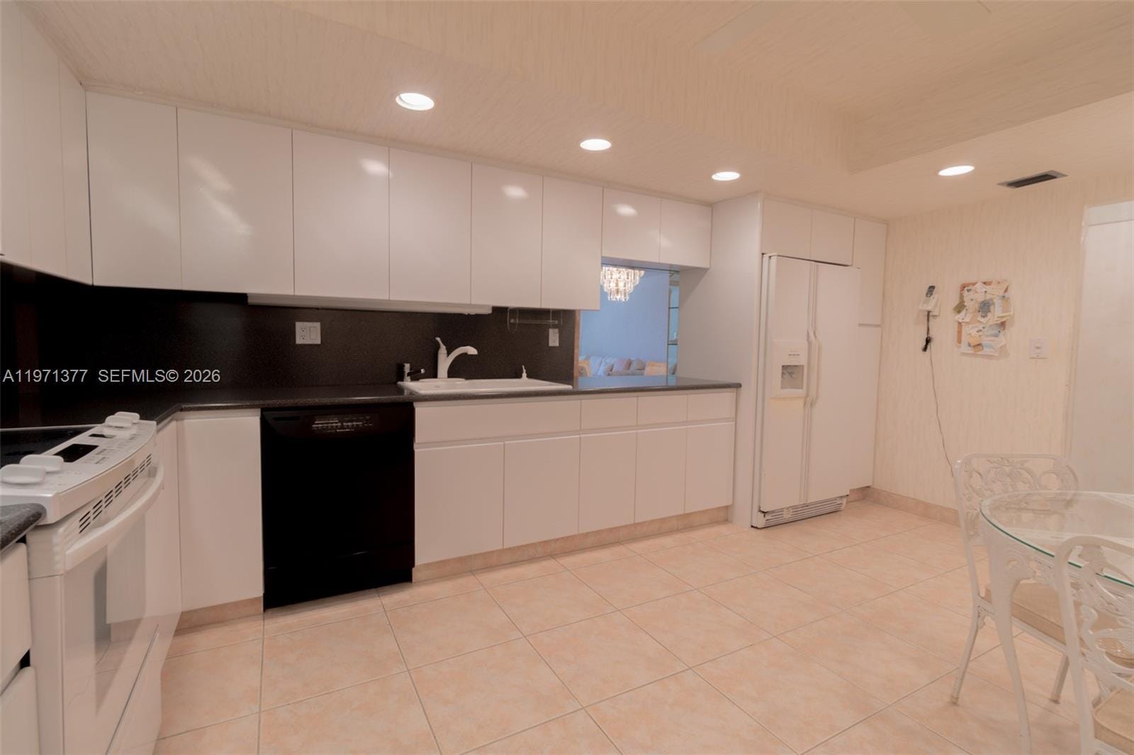 600 Three Islands Boulevard 1722, Hallandale Beach, FL 33009 photo 12