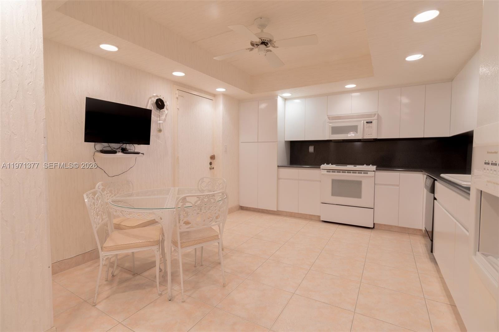 600 Three Islands Boulevard 1722, Hallandale Beach, FL 33009 photo 13
