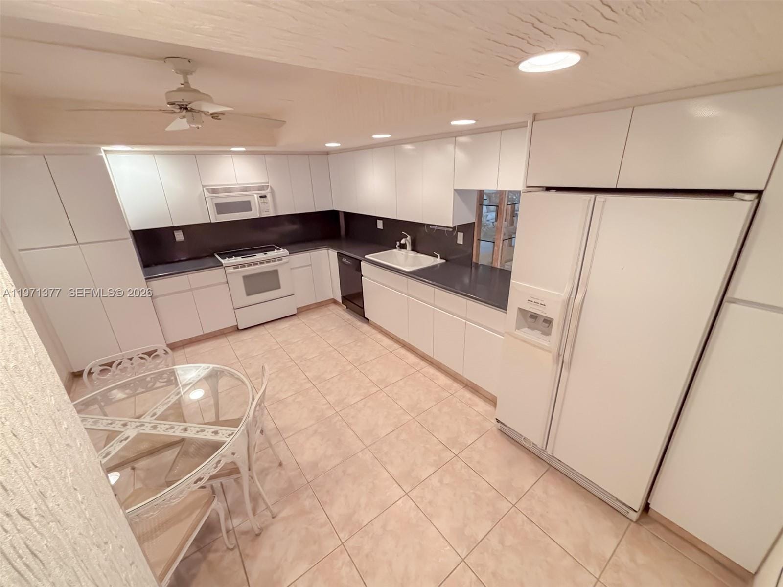 600 Three Islands Boulevard 1722, Hallandale Beach, FL 33009 photo 16