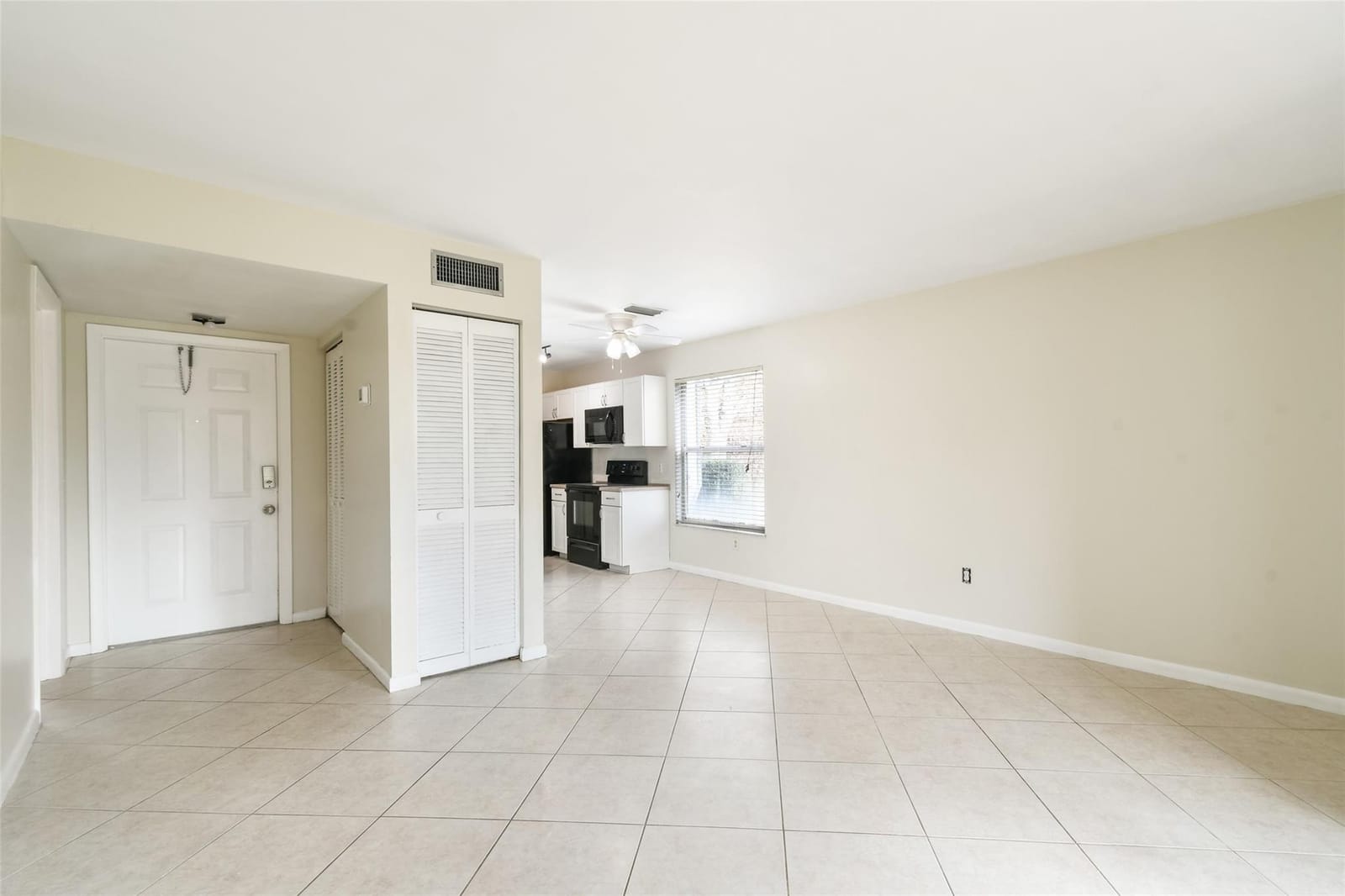 8163 SE Croft Circle C-5 — photo 5