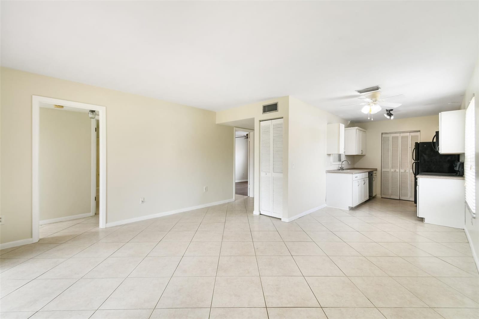 8163 SE Croft Circle C-5 — photo 6