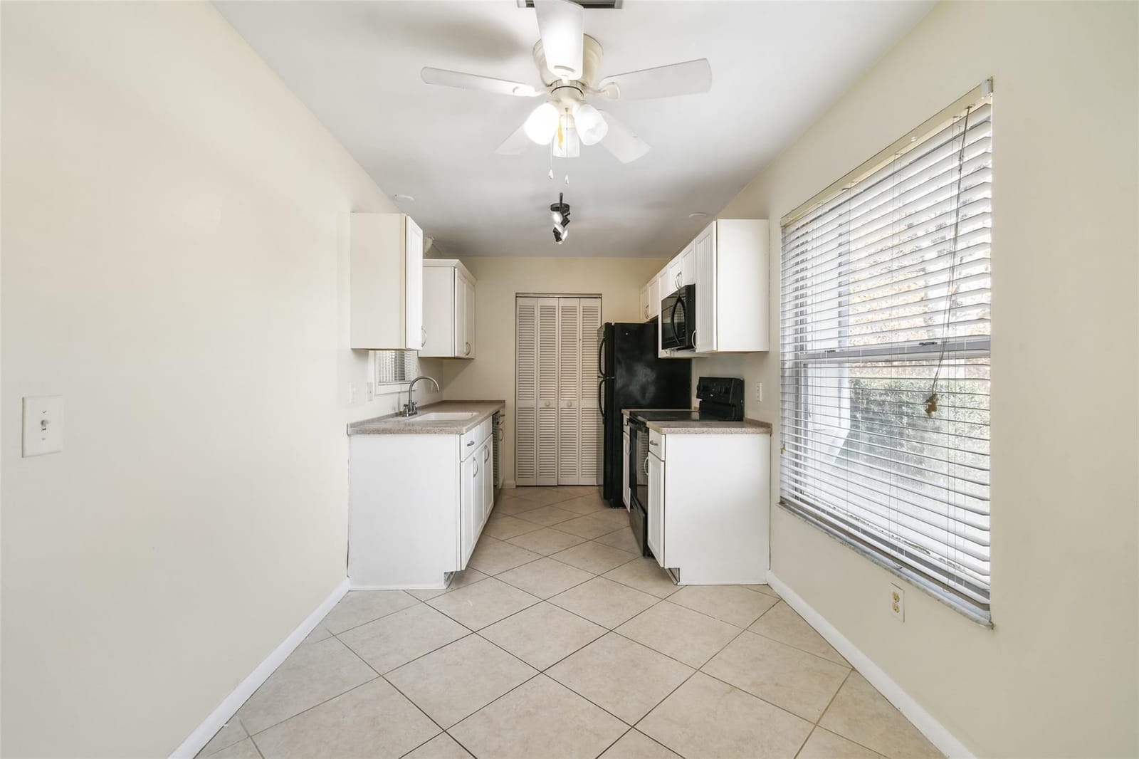 8163 SE Croft Circle C-5 — photo 7