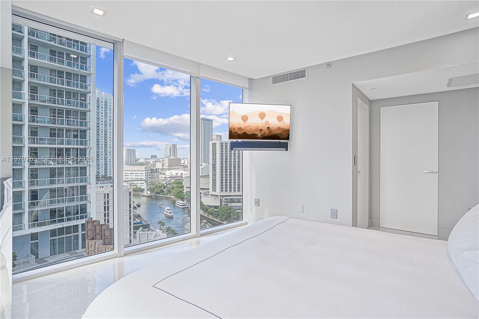 475 Brickell Avenue 1913, Miami, FL 33131, Miami
