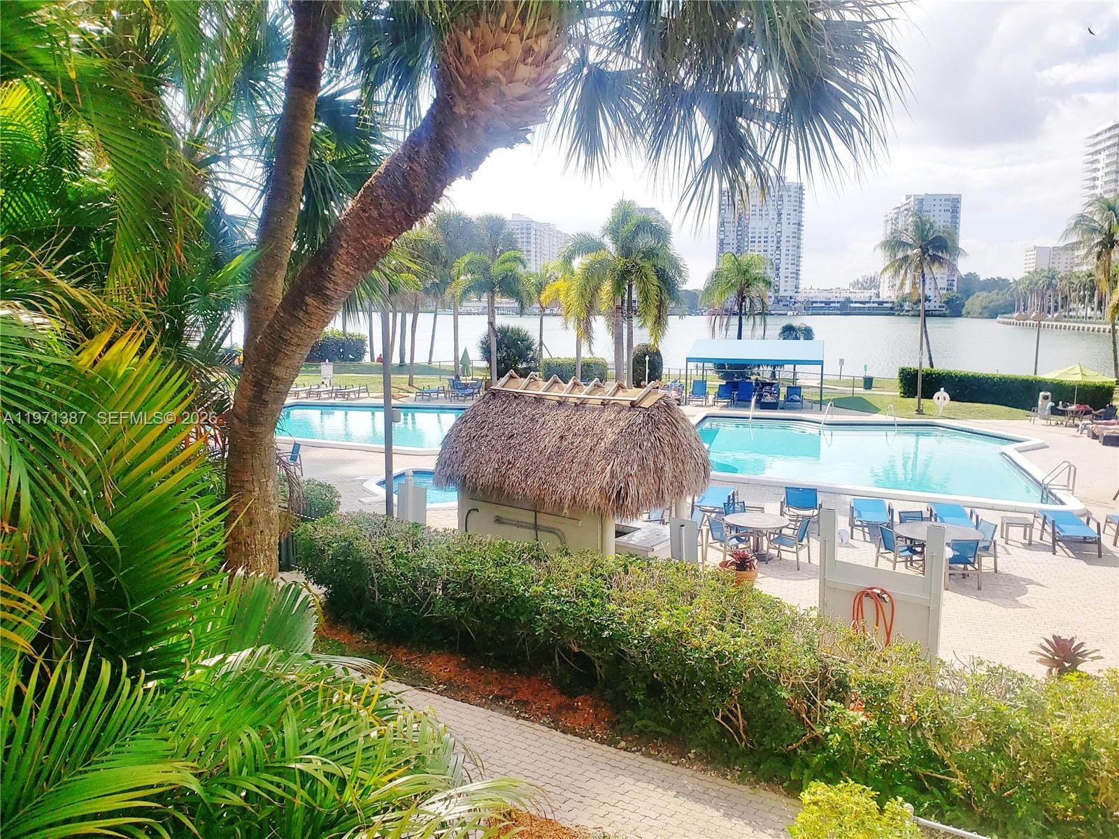 18151 NE 31st Court 906, Aventura, FL 33160 photo 3