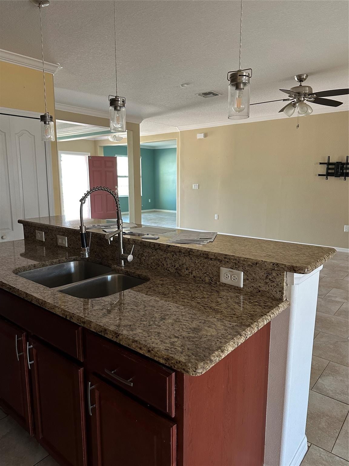 1322 SE Nancy Lane — photo 3