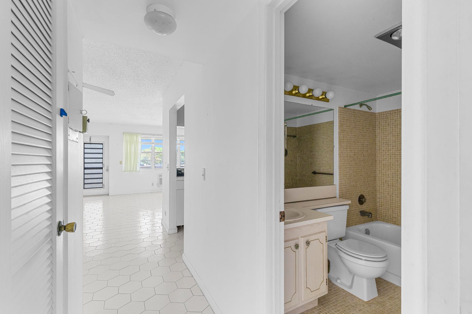 72 Ashby B, Deerfield Beach, FL 33442 photo 24