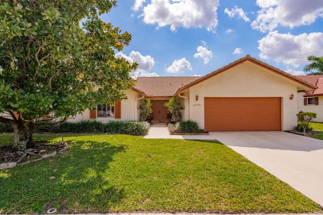 2330 SW 23rd Cranbrook Drive, sold in Cranbrook Lake Estates, Boynton Beach, FL