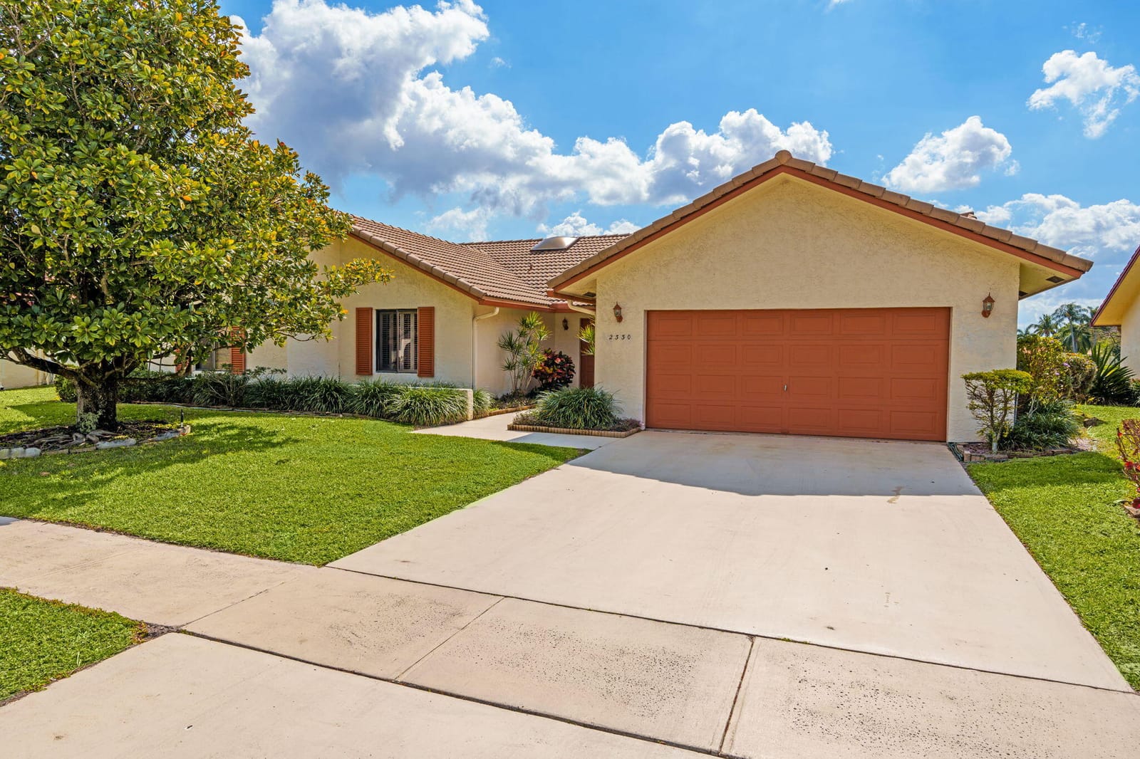 2330 SW 23rd Cranbrook Drive, Boynton Beach, FL 33436 photo 2