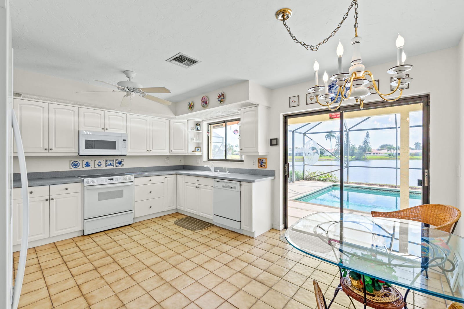 2330 SW 23rd Cranbrook Drive, Boynton Beach, FL 33436 photo 12