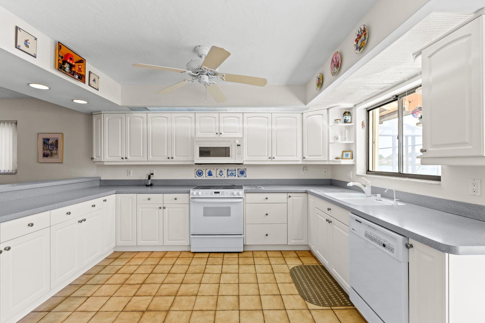 2330 SW 23rd Cranbrook Drive, Boynton Beach, FL 33436 photo 16
