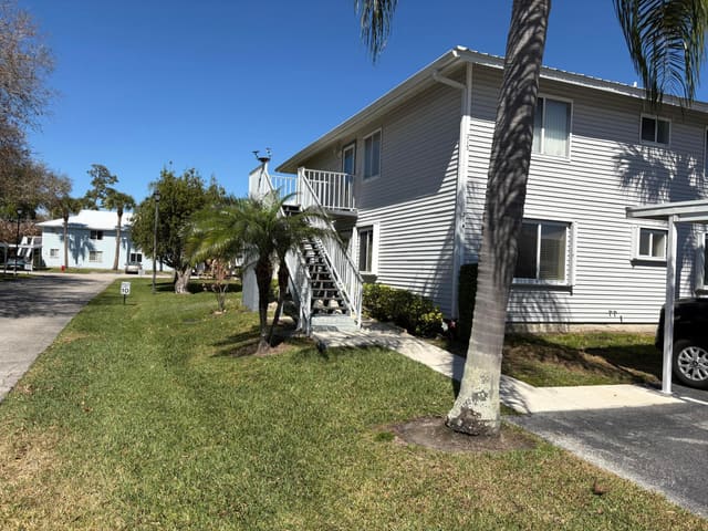 214 SE Village Drive, sold in The Fountains Of St Lucie, Port St Lucie, FL