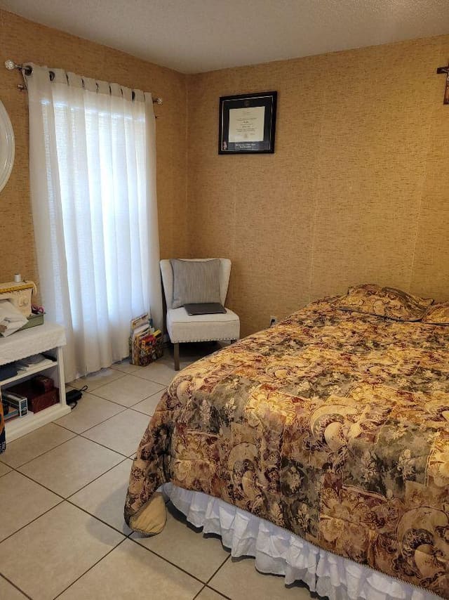 466 Holyoke Lane, Lake Worth, FL 33467