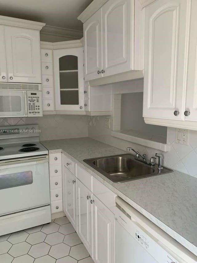 5003 NW 35th Street 405, Lauderdale Lakes, FL 33319