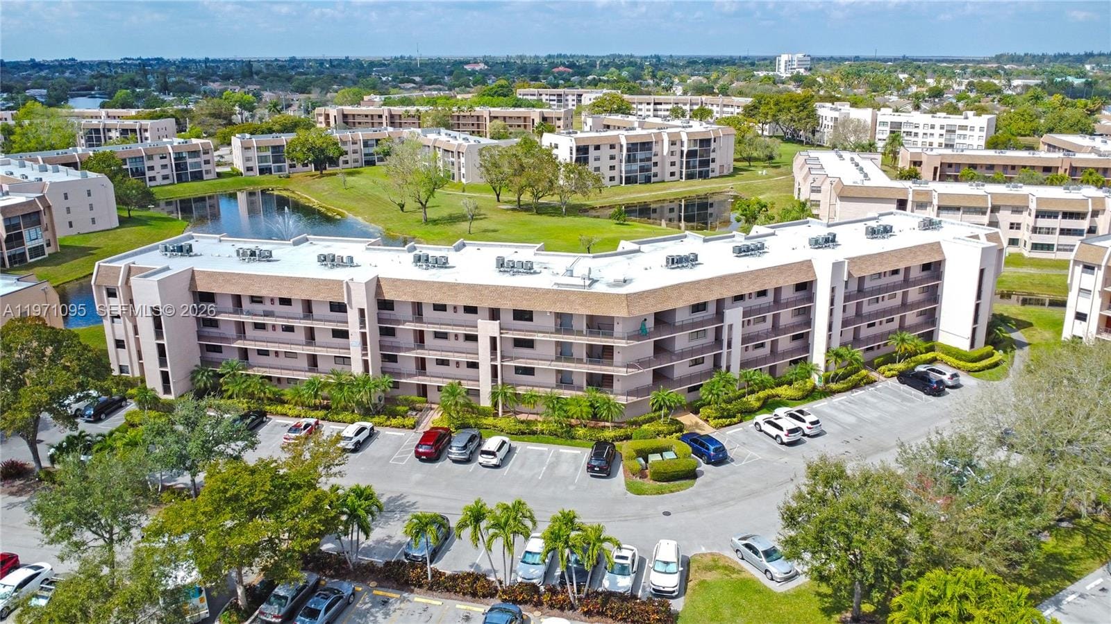 10207 Sunrise Lakes Boulevard 204, Sunrise, FL 33322 photo 17