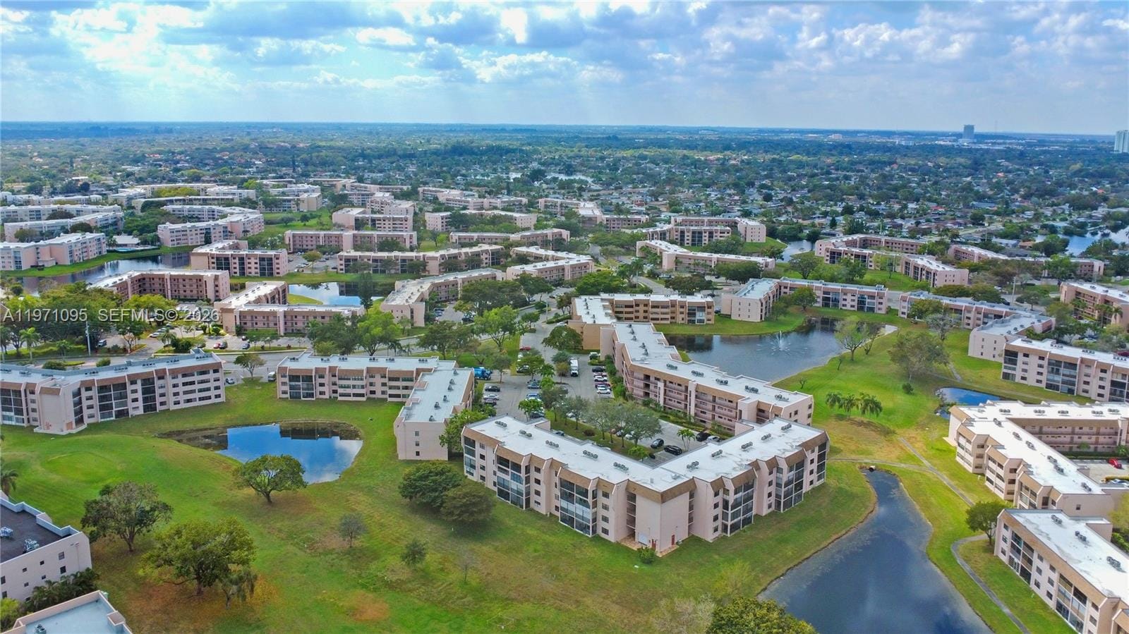 10207 Sunrise Lakes Boulevard 204, Sunrise, FL 33322 photo 18