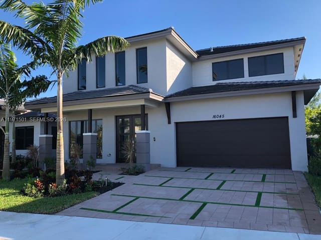 16045 NW 87th Court, Dunnwoody Lake, Miami Lakes, FL