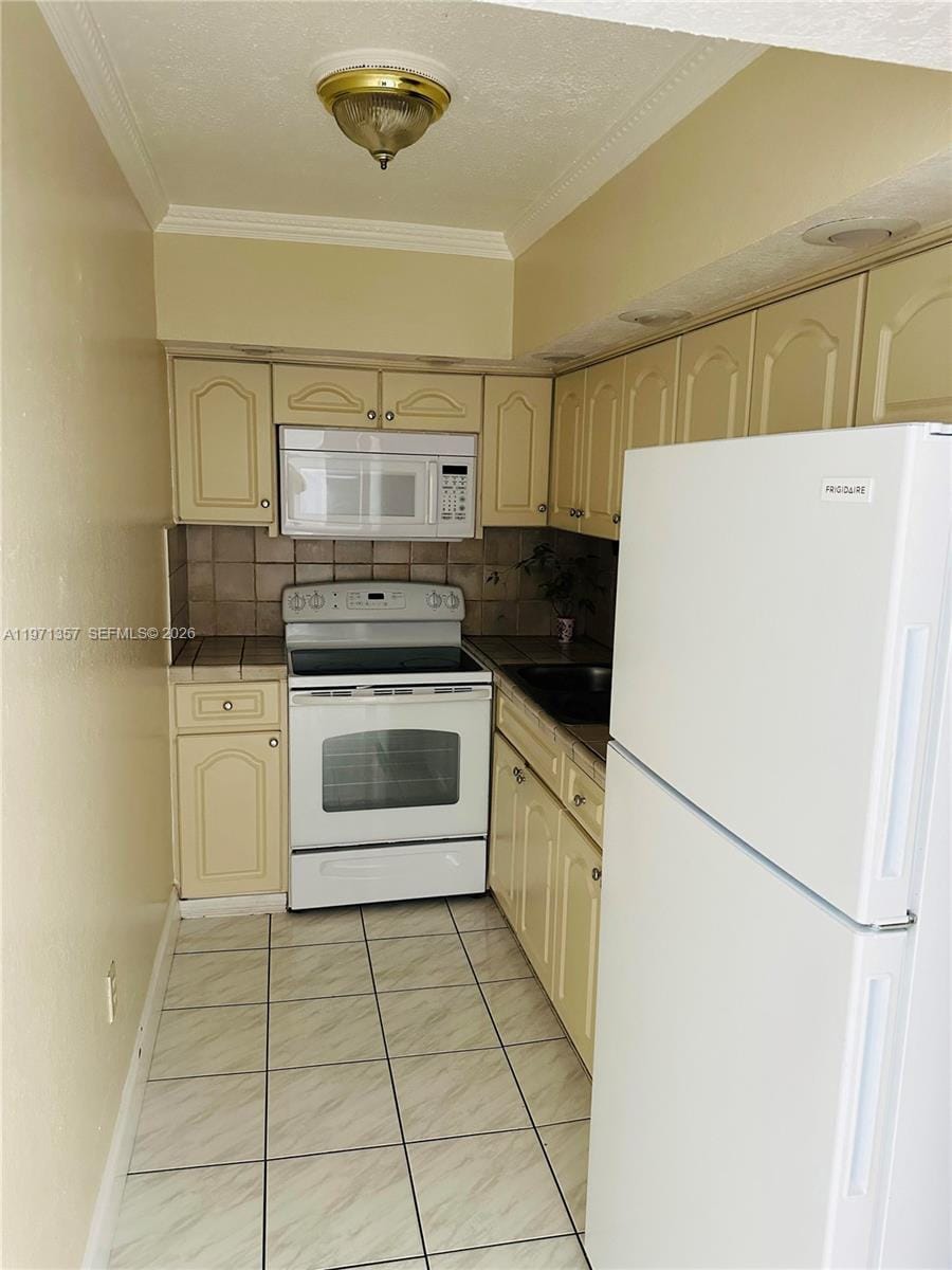 4705 NW 7th Street 206-7 — photo 9