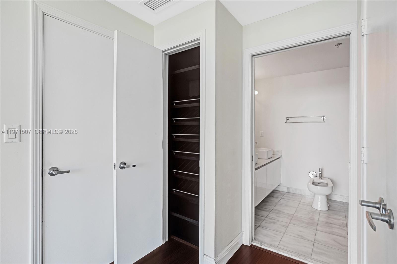 601 NE 36th Street 1908 — photo 12
