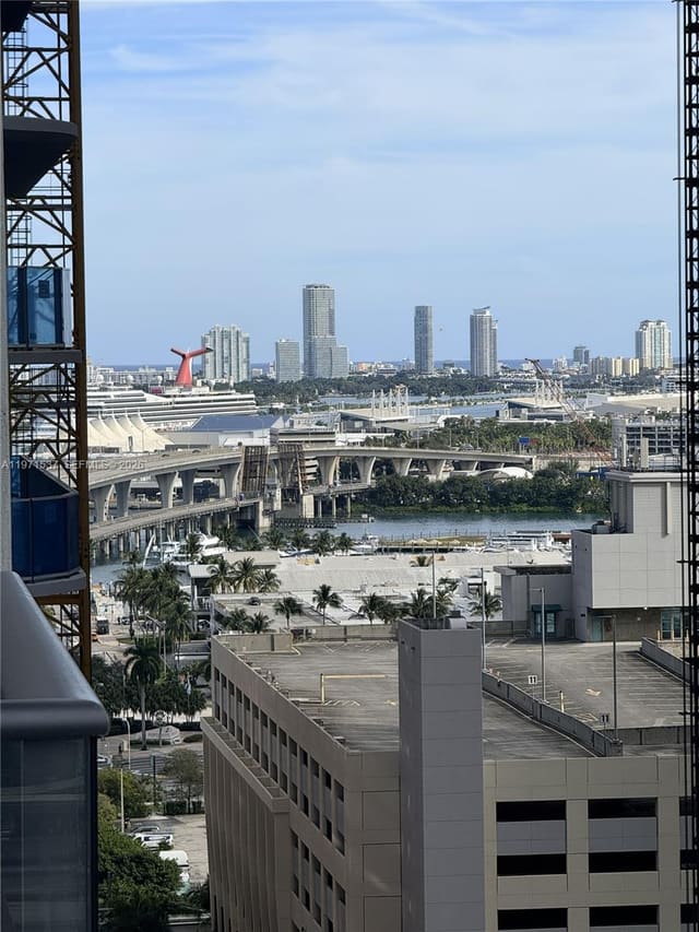 11 NE 6th 1905, Miami, FL 33132