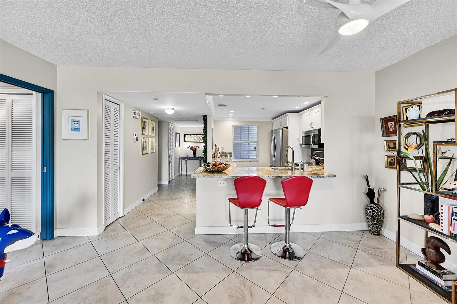 605 Oaks Drive 701, Pompano Beach, FL 33069 photo 3