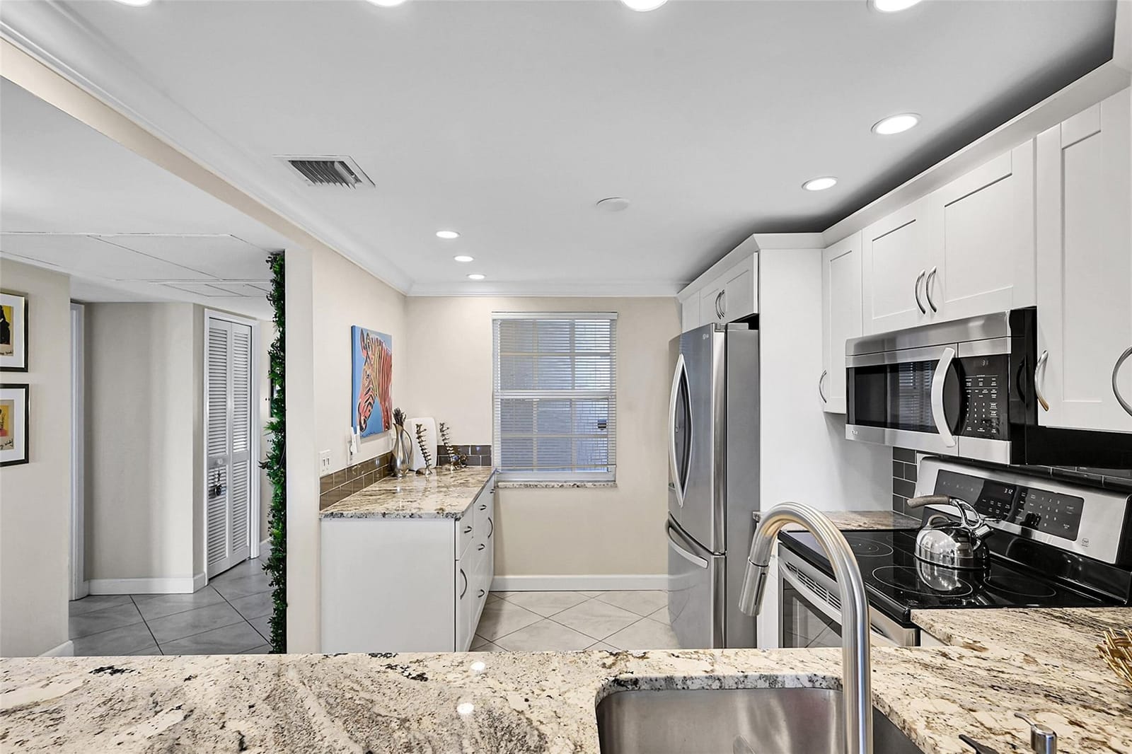 605 Oaks Drive 701, Pompano Beach, FL 33069 photo 6
