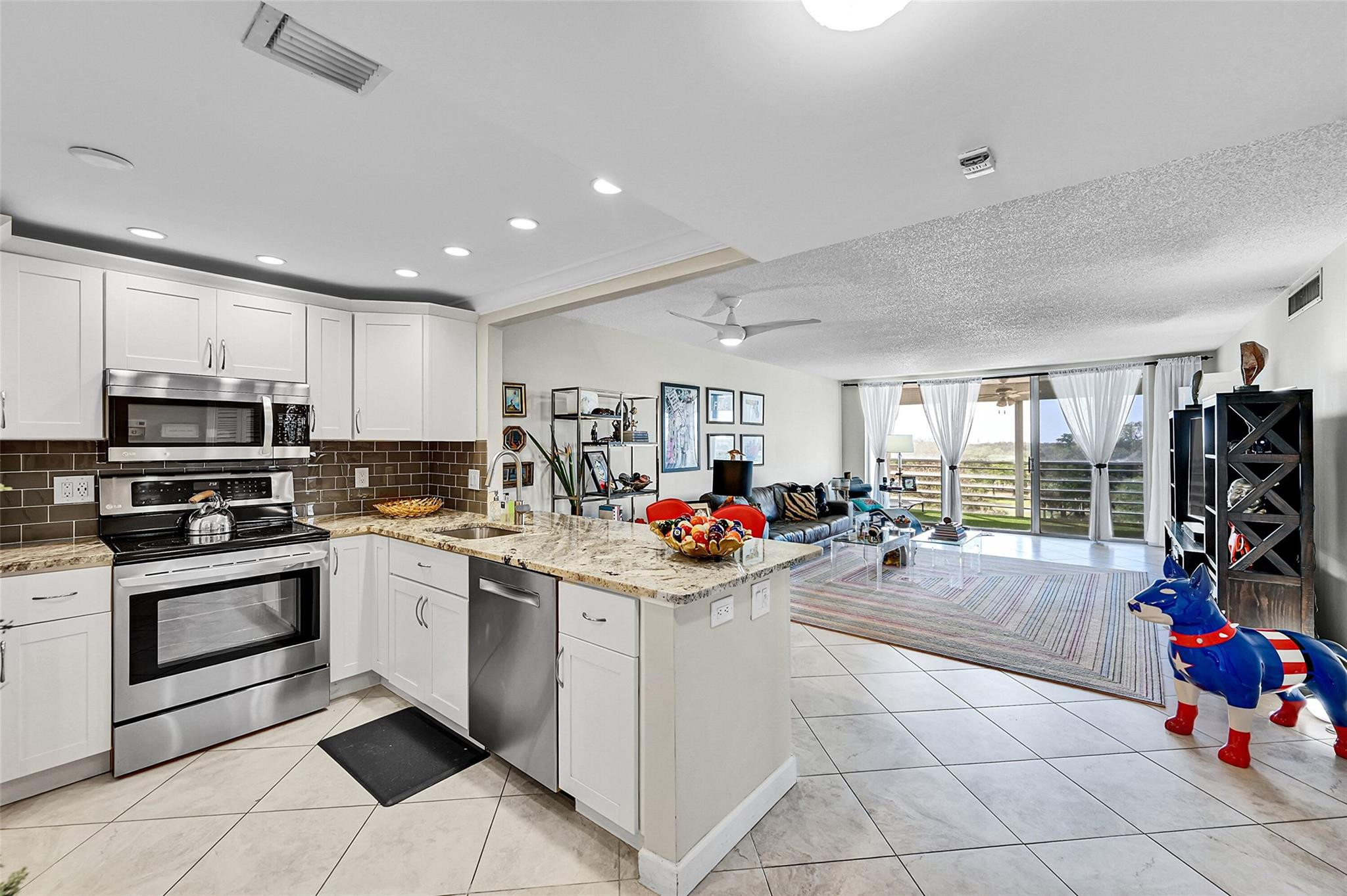605 Oaks Drive 701, Pompano Beach, FL 33069, Pompano Beach