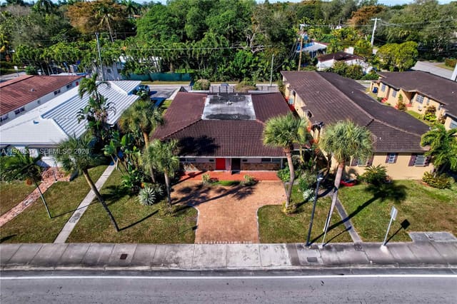 8640 NE 2nd Avenue, El Portal, FL 33138