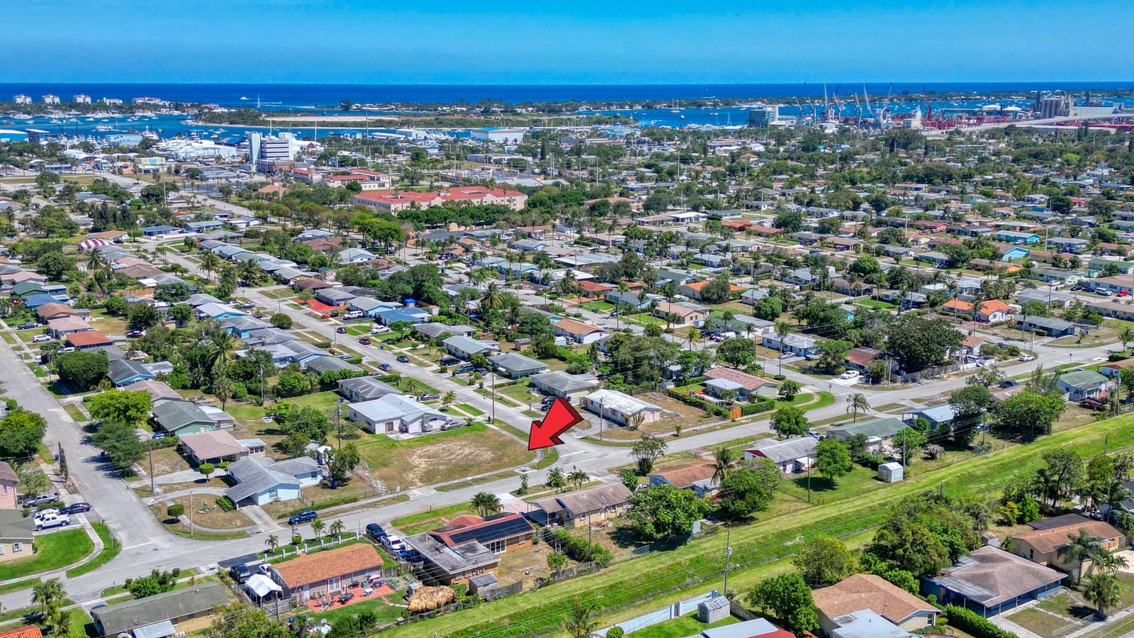 398 W 23rd Street, Riviera Beach, FL 33404 photo 17